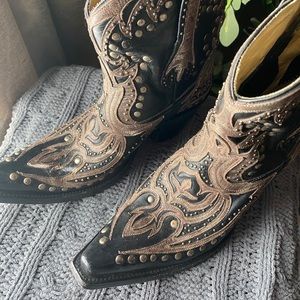 Western boots. Worn twice.